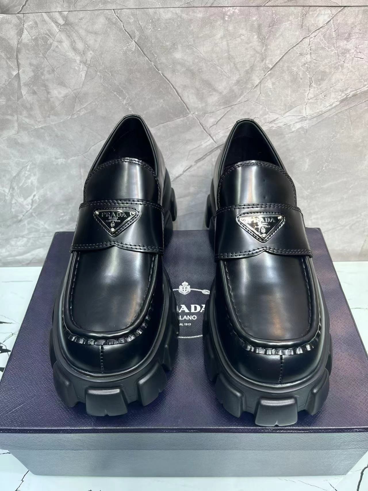 Prada Carrefour‘s shoes
