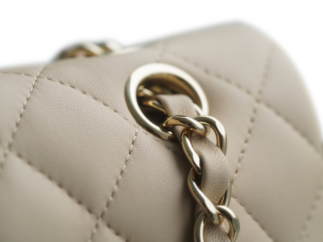 𝐂𝐇𝐀𝐍𝐄𝐋 Classic Flap Italy 🇮🇹 The 𝗚𝗥