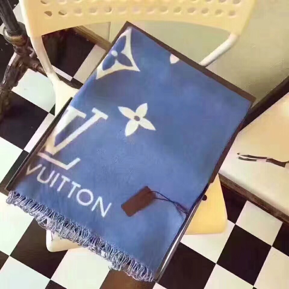 𝐋𝐨𝐮𝐢𝐬 𝐯𝐮𝐢𝐭𝐭𝐨𝐧 cashmere scarf shawl