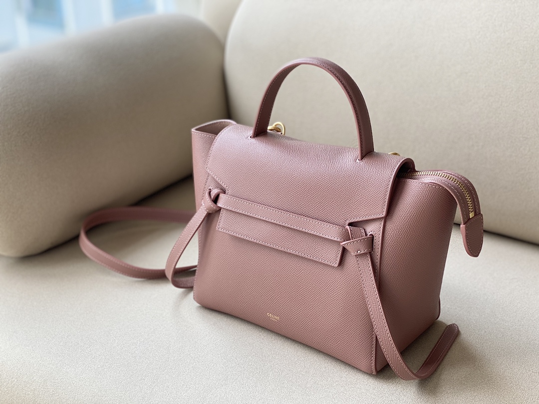 𝐂𝐞𝐥𝐢𝐧𝐞 BELT MICRO BAG in grained calfskin