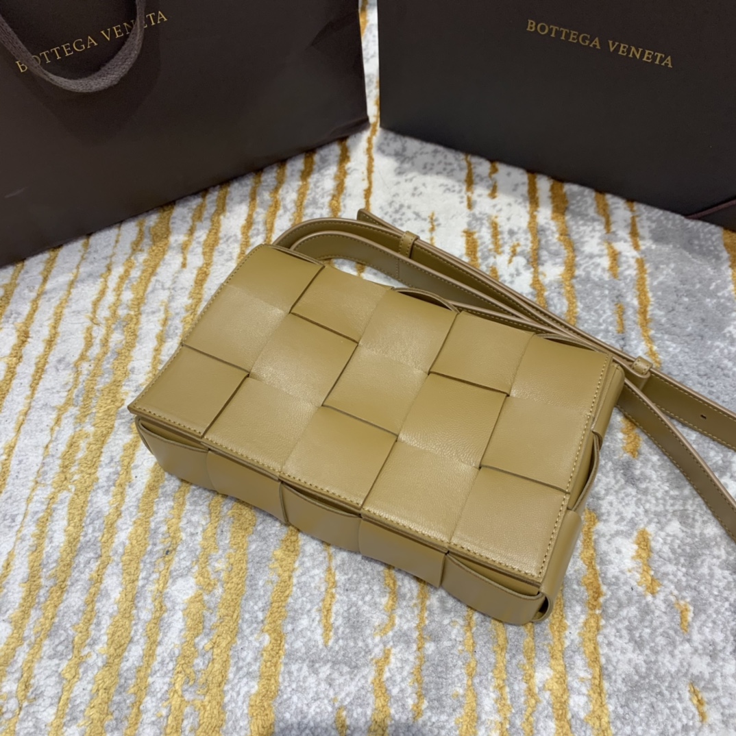 Bottega Veneta  𝘾𝘼𝙎𝙎𝙀𝙏𝙏𝙀 #578004