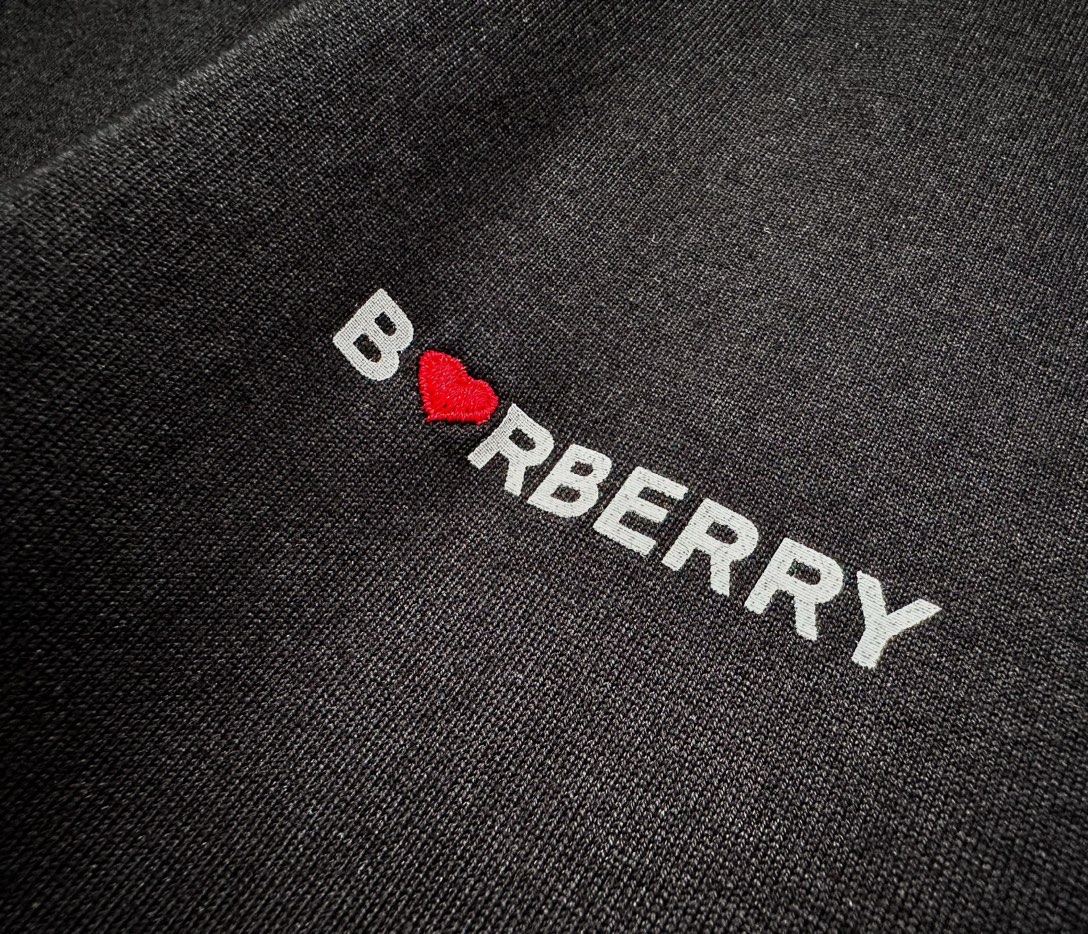 Burberry...Pressed Velvet Love Knight Round Neck Short Sleeve T