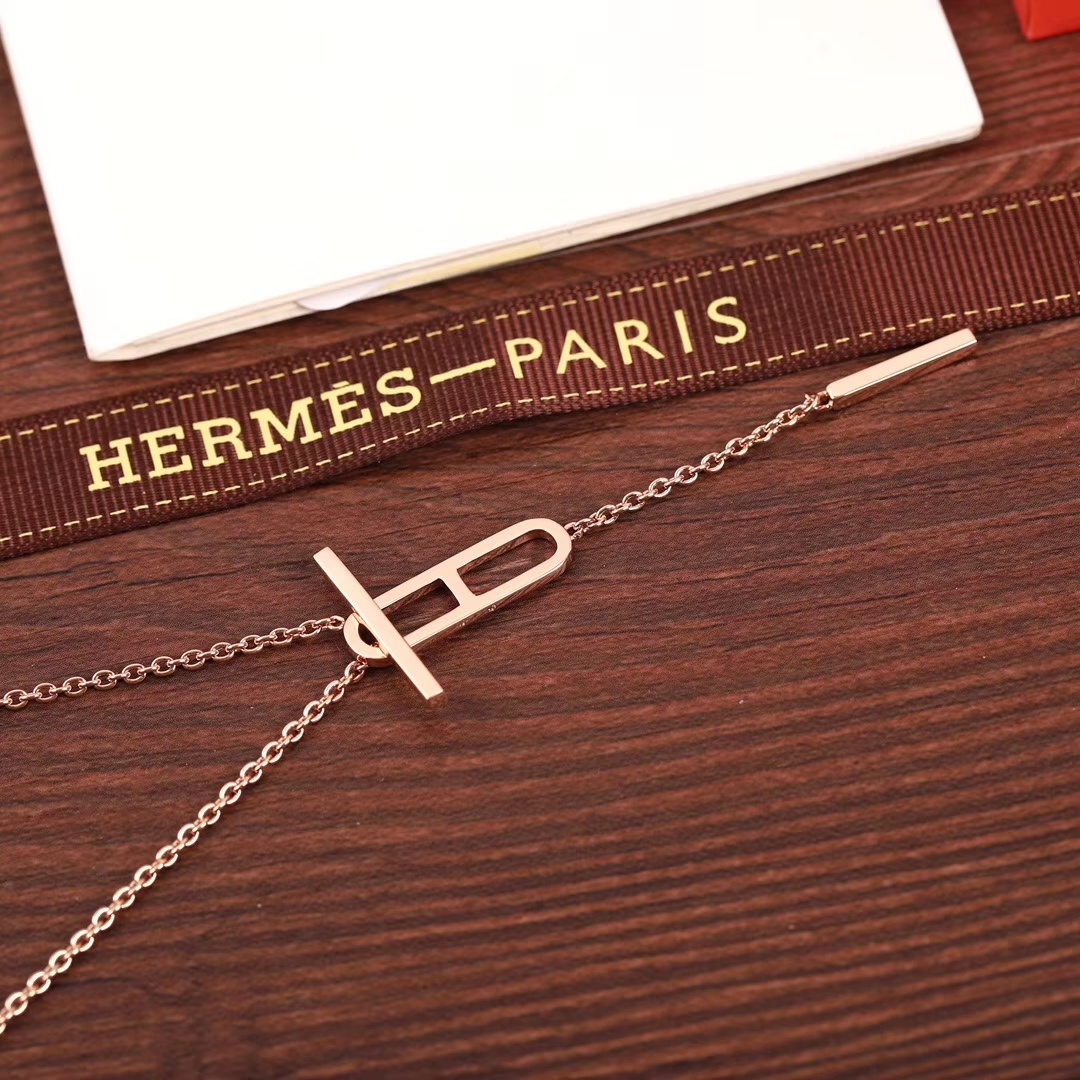 Hermes necklace