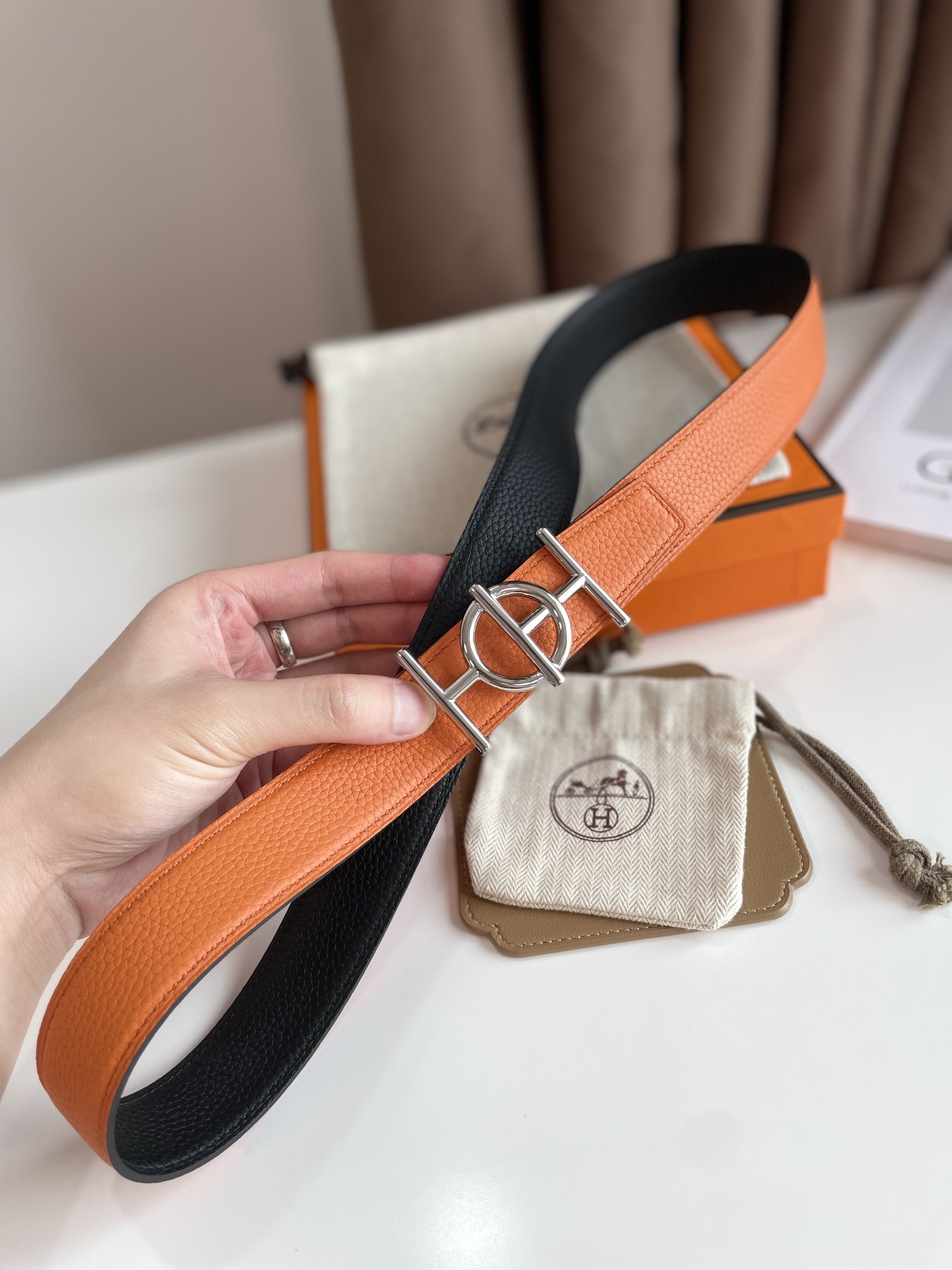 Hermes  ULYSSE BELT BUCKLE & REVERSIBLE LEATHER STRAP