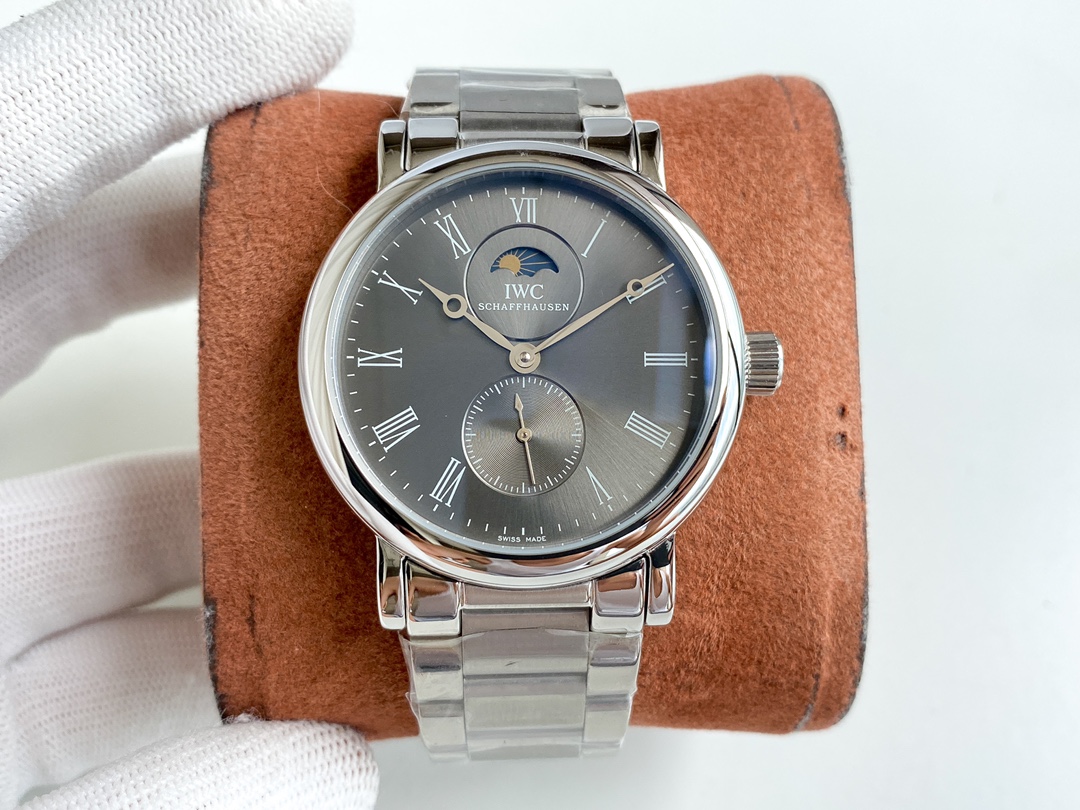 IWC- Fine men's watches Fully automatic mechanical movement, top 316 steel case and strap