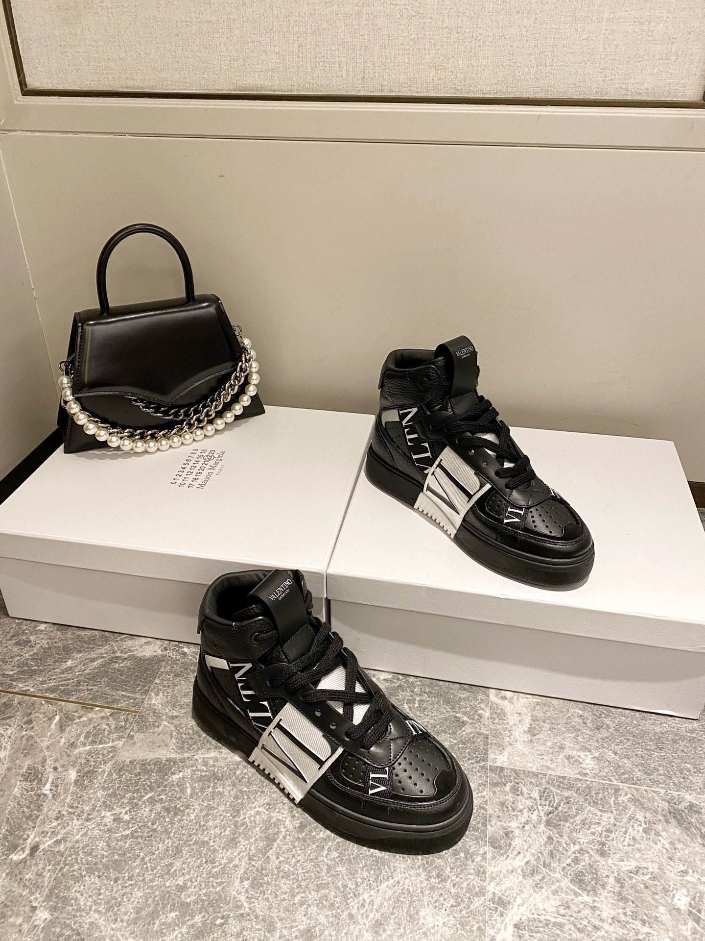 【Valentino】Valentino 2020 new high-top sneakers couple models on the new high end quality