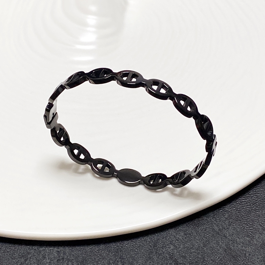 Hermes bracelet