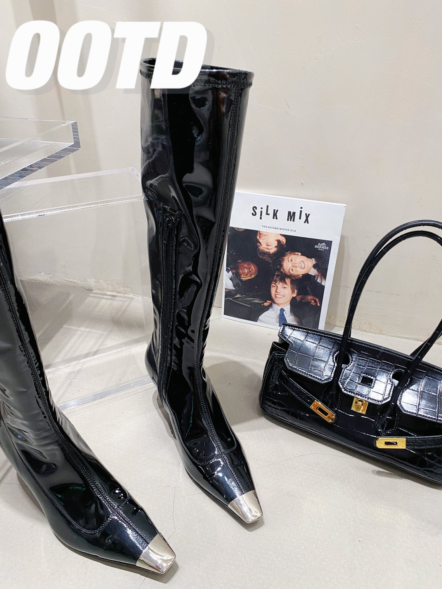 𝙎𝙖𝙞𝙣𝙩 𝙇𝙖𝙪𝙧𝙚𝙣𝙩 | 𝟐𝟎𝟐𝟏/𝐒𝐒 𝐧𝐞𝐰 YSL｜Saint Laurent 2022SS Stretch Patent Leather Boots