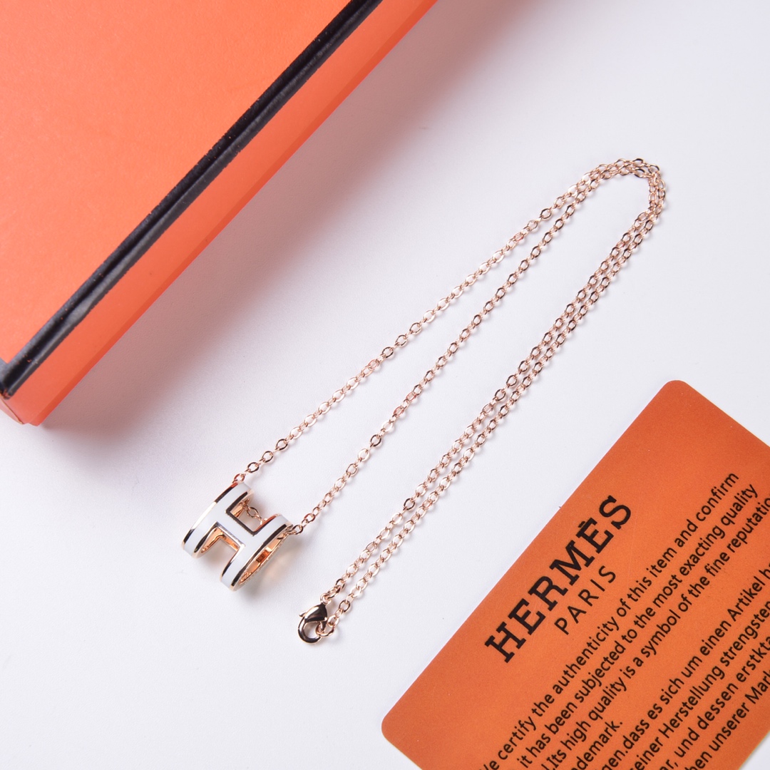 Hermes necklace
