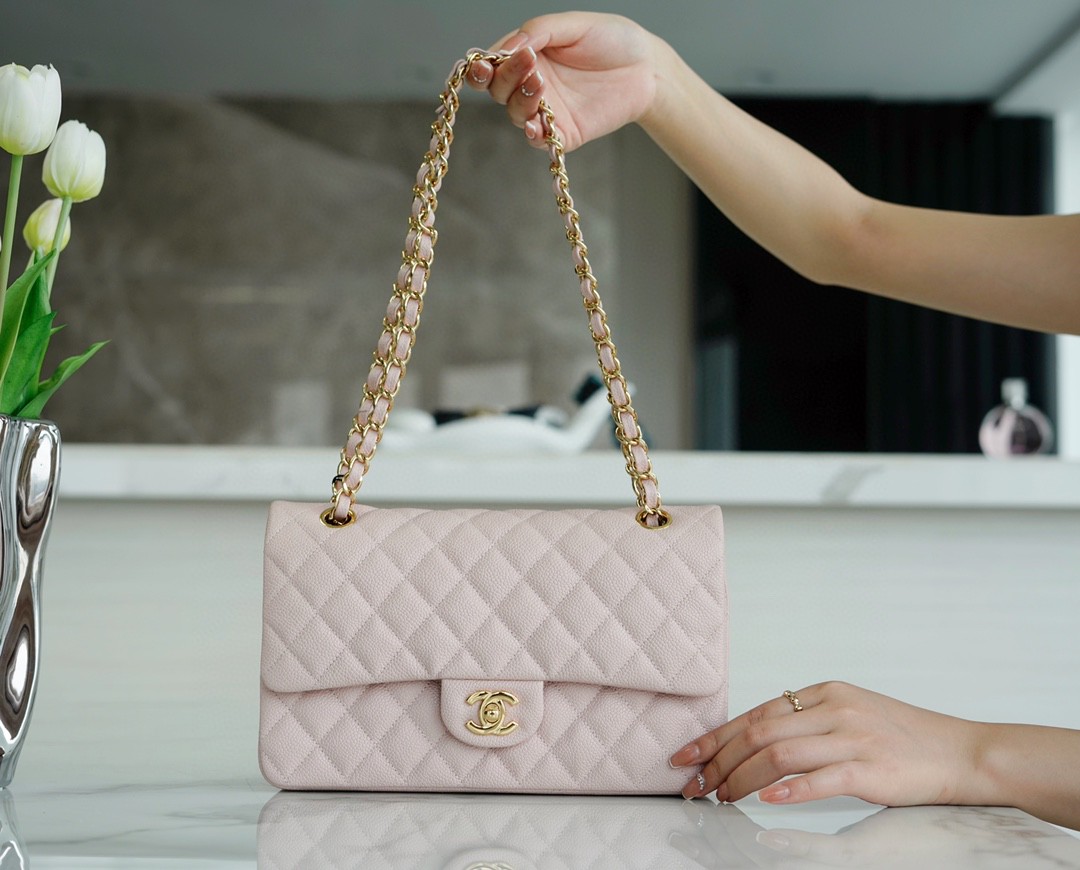 𝐂𝐇𝐀𝐍𝐄𝐋 Classic Flap France 🇫🇷 𝐇𝐇 𝐚𝐚𝐬 Original Caviar 🐂 Imported Channel Custom Calfskin Classic Flap Bag Cherry Blossom Pink 🌸
