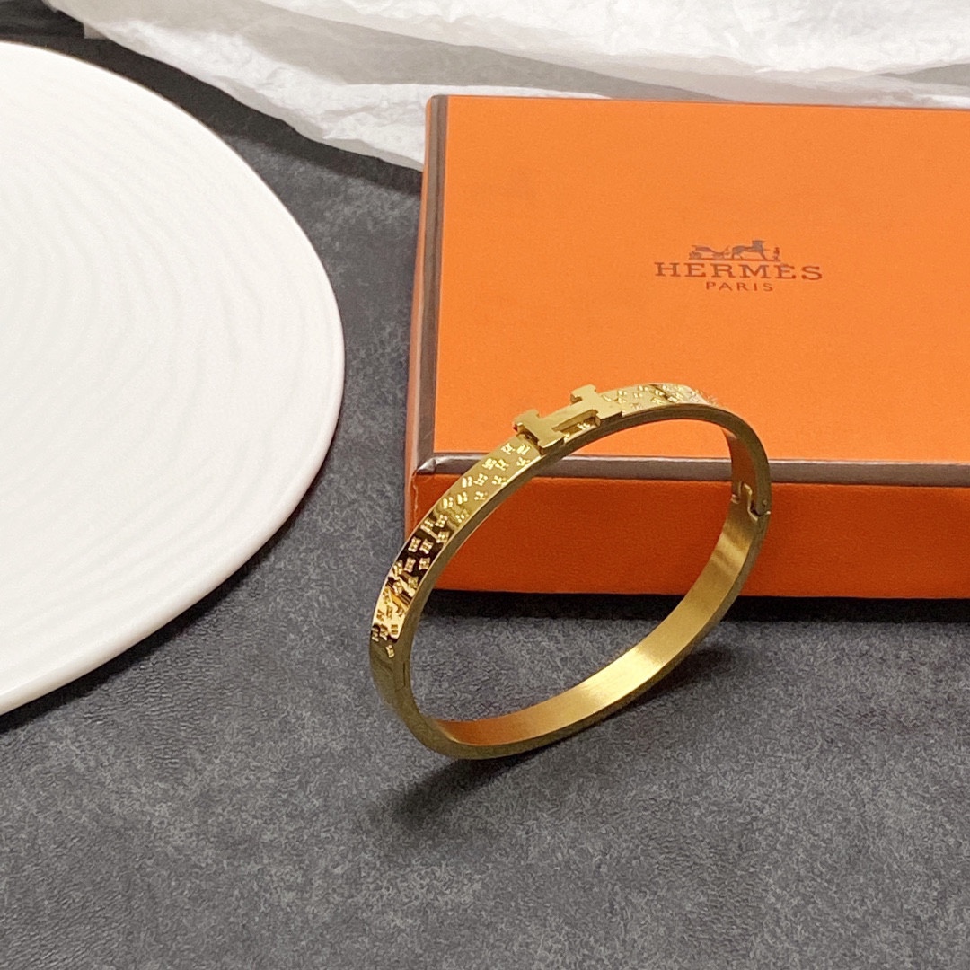 Hermes bracelet