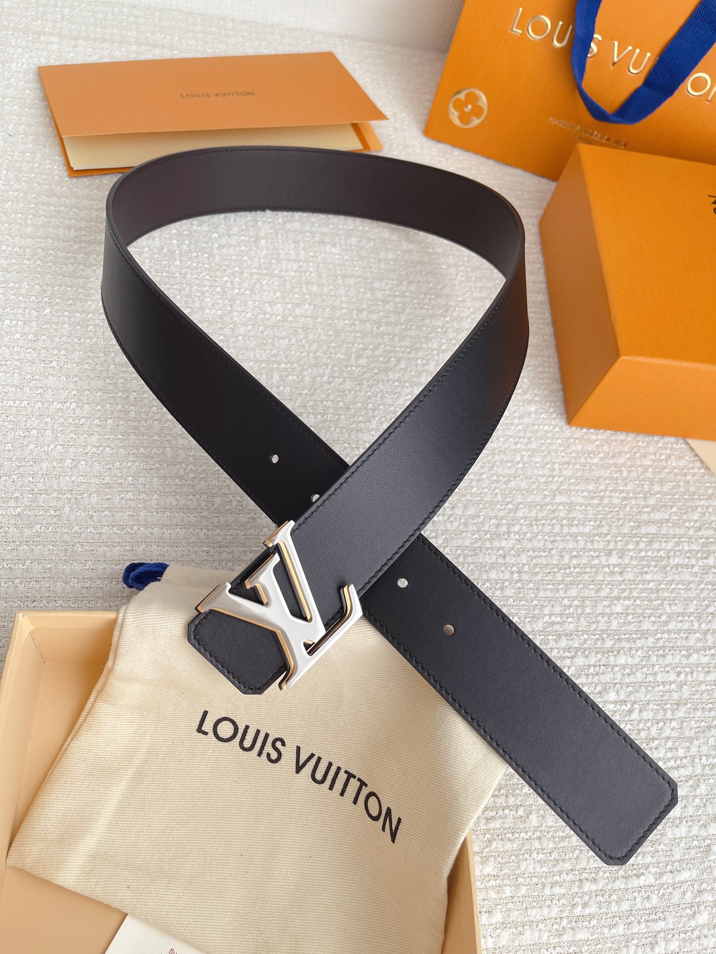 LOUIS VUITTO reversible plain belt