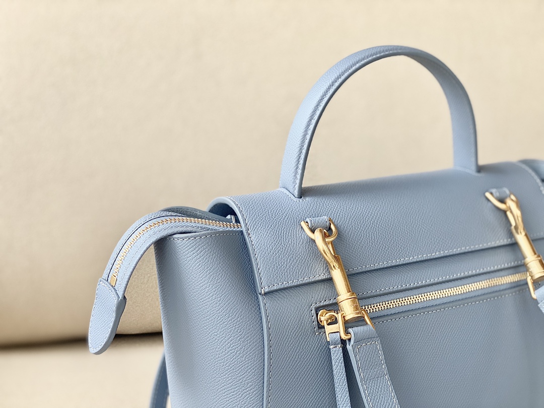 𝐂𝐞𝐥𝐢𝐧𝐞 BELT MICRO BAG in grained calfskin