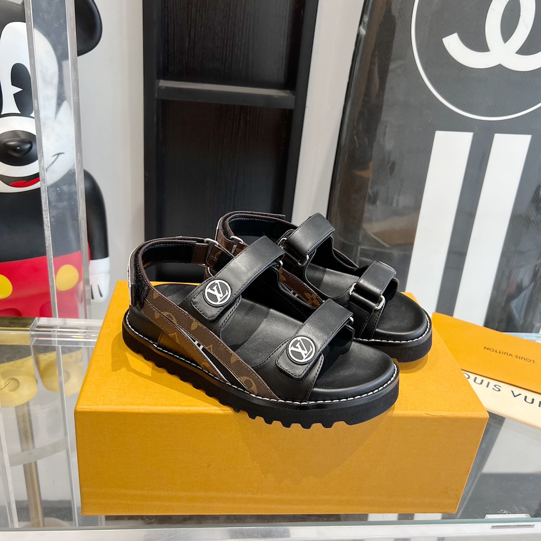 Louis Vuitton 2023 spring and summer beach sandals