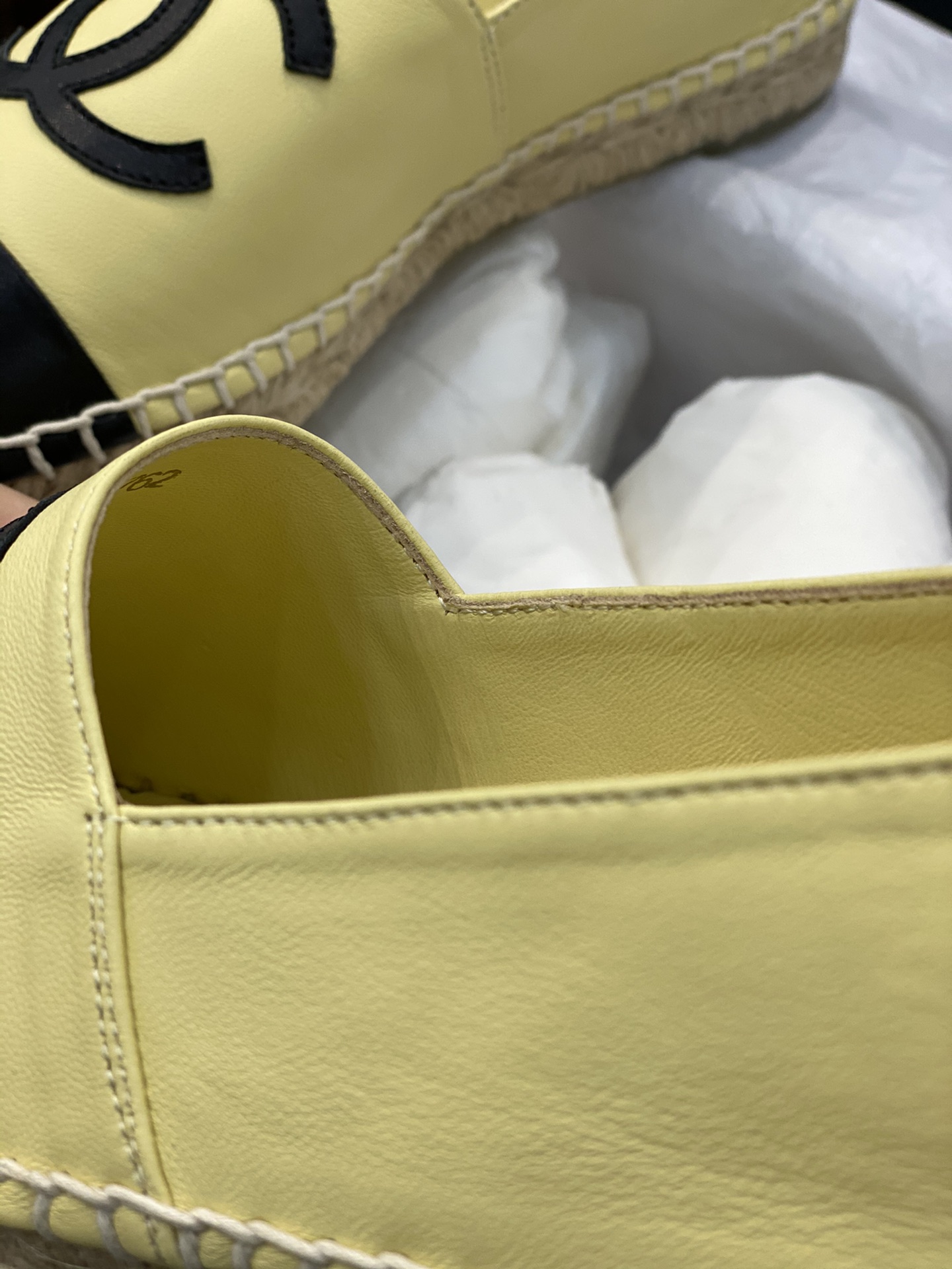 CHANEL fisherman shoes Chanel classic version of the original injection of rubber translucent rubber original color hemp sole