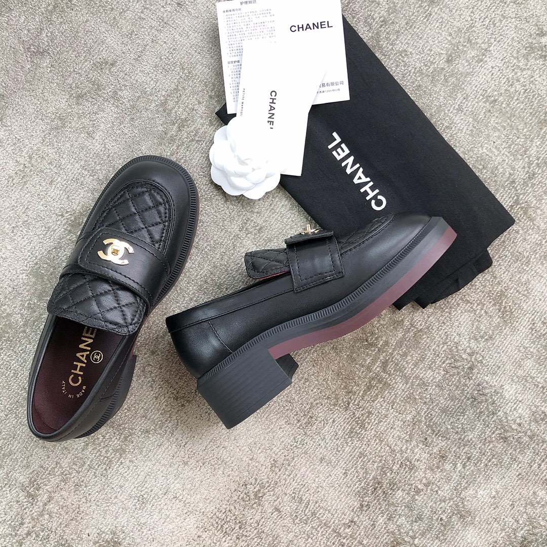 CHANEL Louboutins retro cute Louboutins 5cm height sheepskin surface