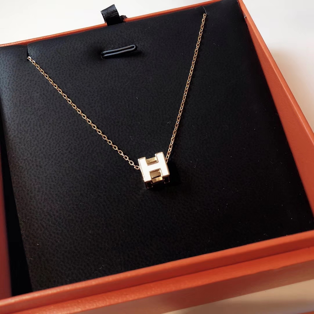 Hermes necklace