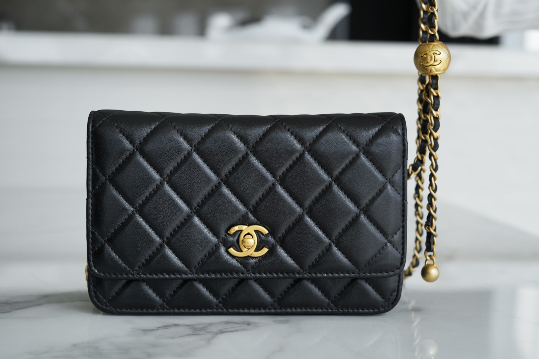 CHANEL 𝑾𝒐𝒄 hair bag metal ball 𝒘𝒐𝒄 black