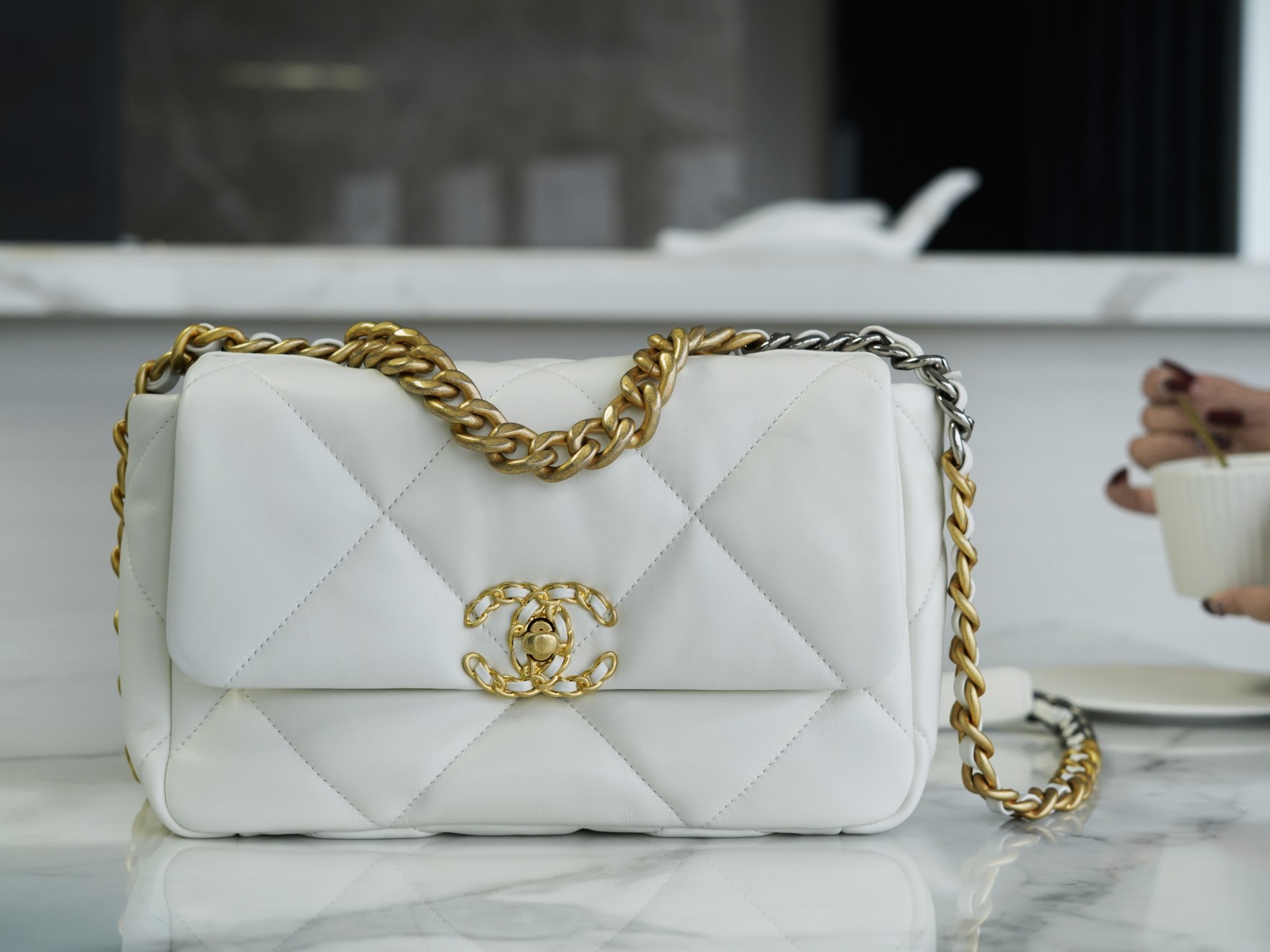 𝗖𝗛𝗔𝗡𝗘𝗟 ❶❾ 𝗕𝗔𝗚 Original Lambskin Series ❥ Genuine Leather ❥ Small ❥ Fairy White 💭