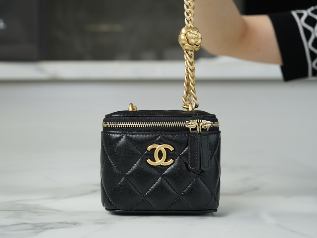 𝗖𝗛𝗔𝗡𝗘𝗟✦ 23s new spring/summer Camellia adjustable buckle small box