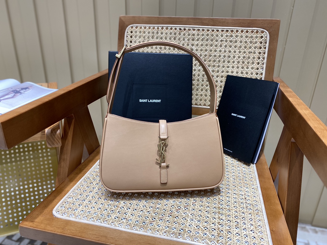 SAINT LAURENT Model: 657228 plain original leather.JD