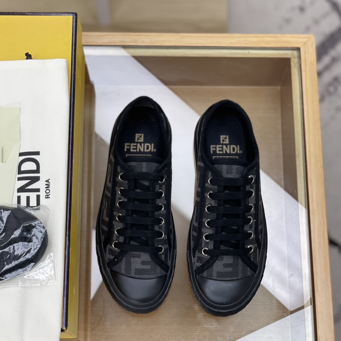 FENDI Canvas shoe Sneakers