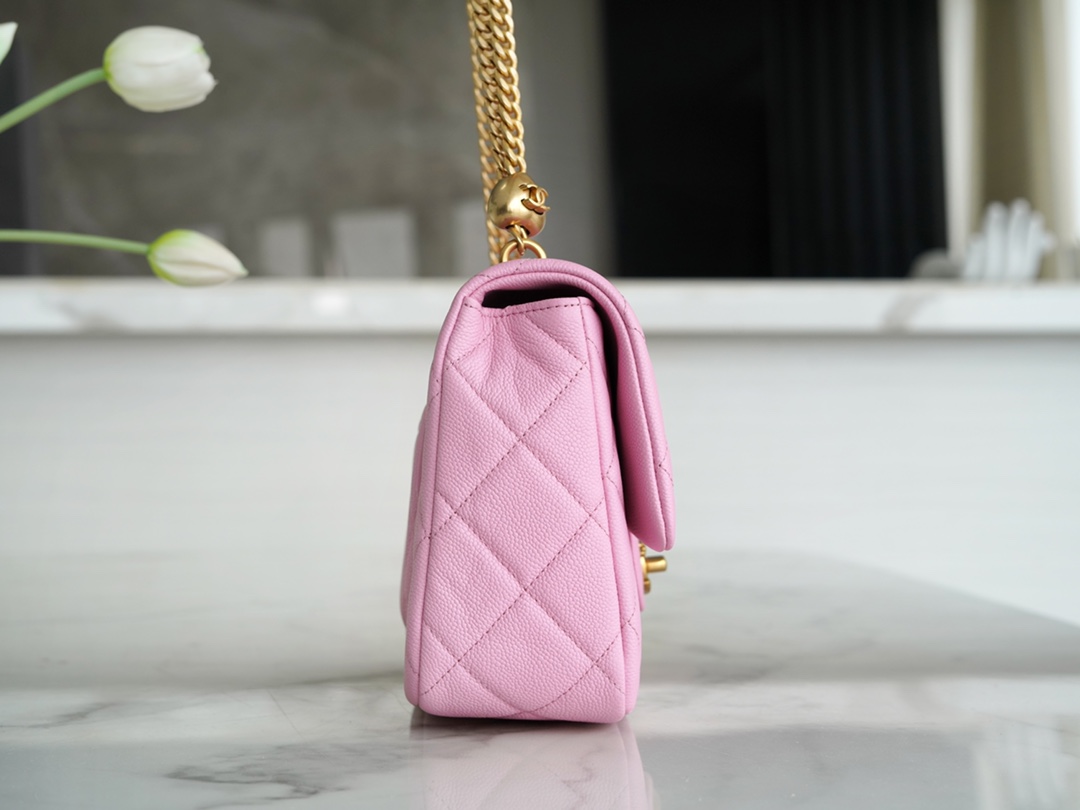 𝗖𝗛𝗔𝗡𝗘𝗟✦𝗖𝗹𝗮𝘀𝘀𝗶𝗰 𝗙𝗹𝗮𝗽 23P Spring/Summer New Love Heart Adjustable Buckle Large Pink