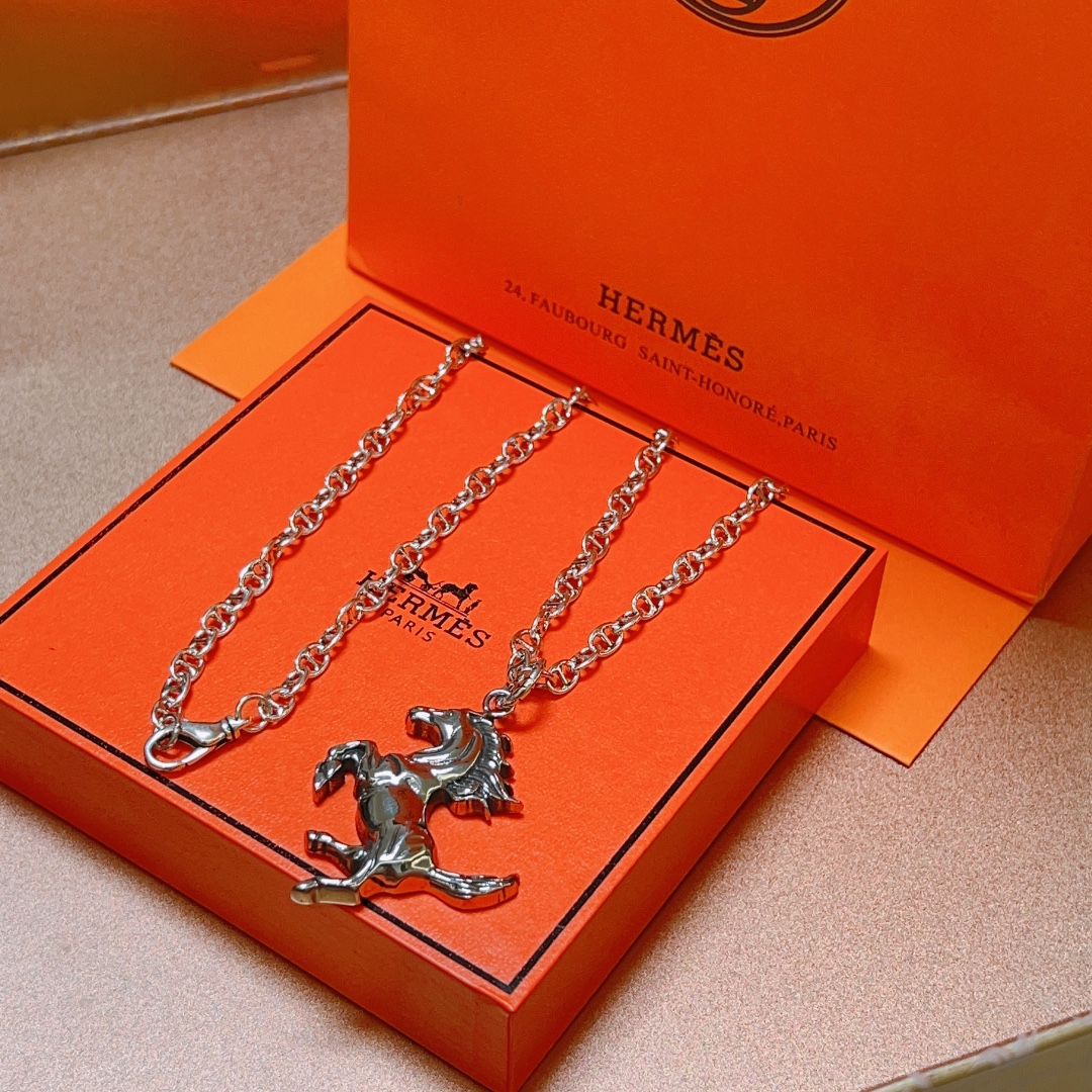 Hermes necklace