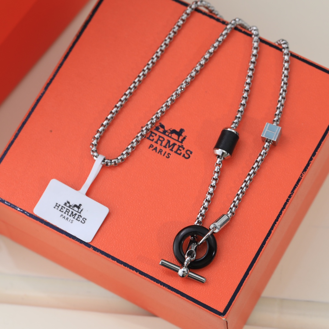Hermes necklace