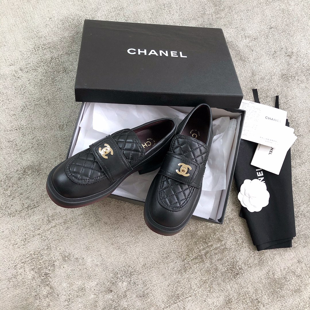 CHANEL Louboutins retro cute Louboutins 5cm height sheepskin surface