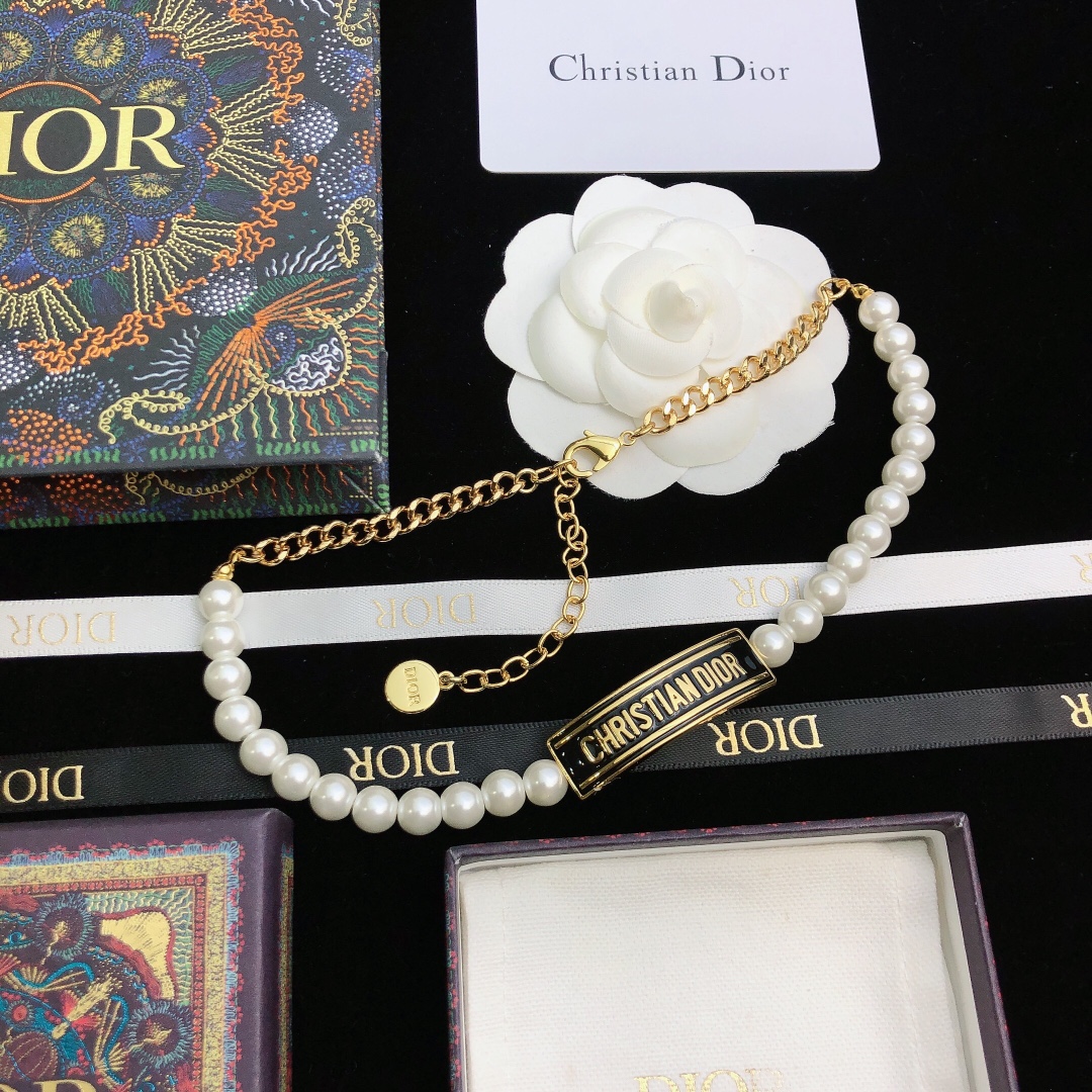 Dior necklace
