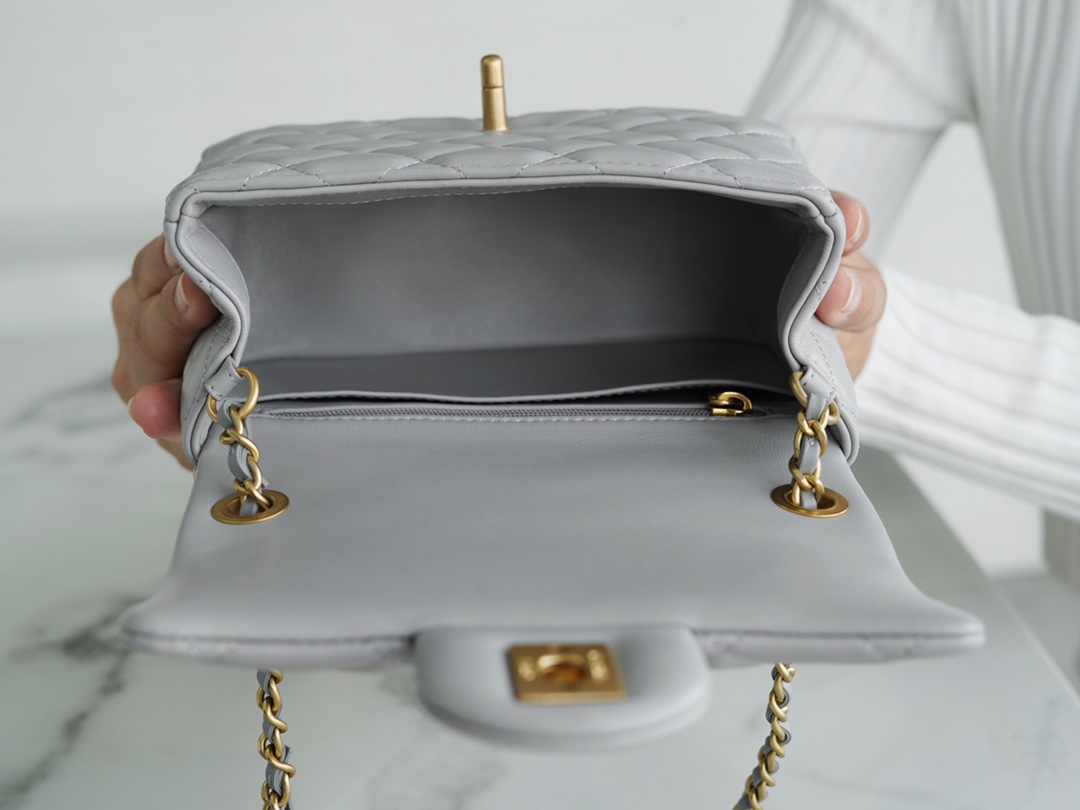 𝗖𝗛𝗔𝗘𝗡𝗟✦ 𝐂𝐅Metal Ball Fang Fatty Light Gray