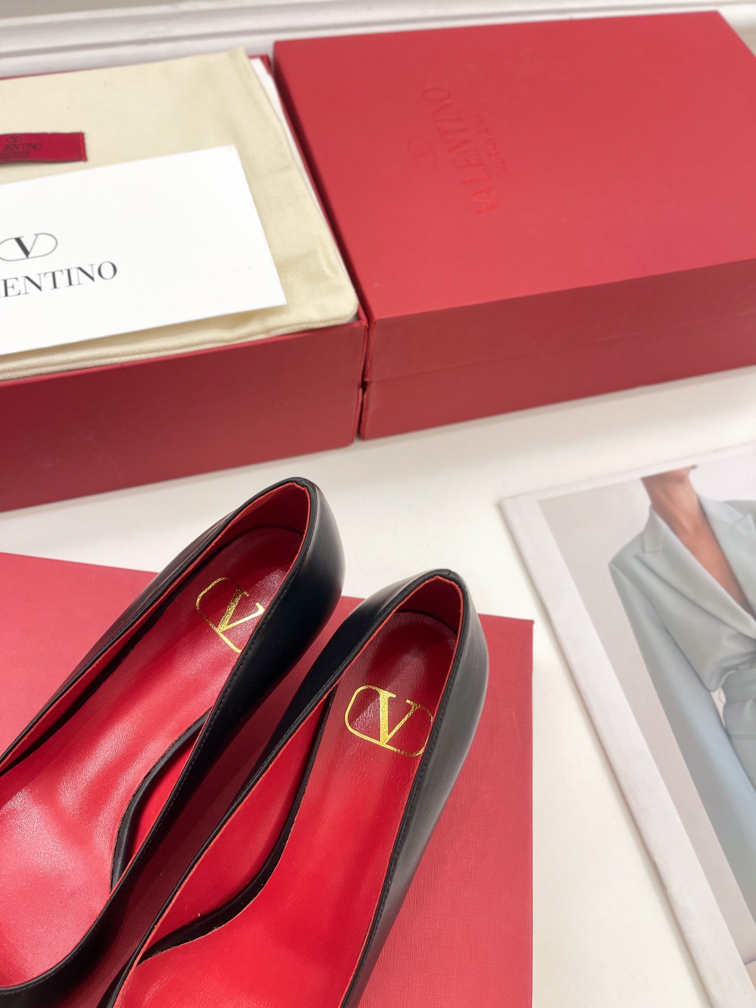 【Valentino】𝟐𝟎𝟐𝟏/𝐒𝐒 𝐧𝐞𝐰 Valentino 2022 spring and summer new large V diamond buckle high heels on the new