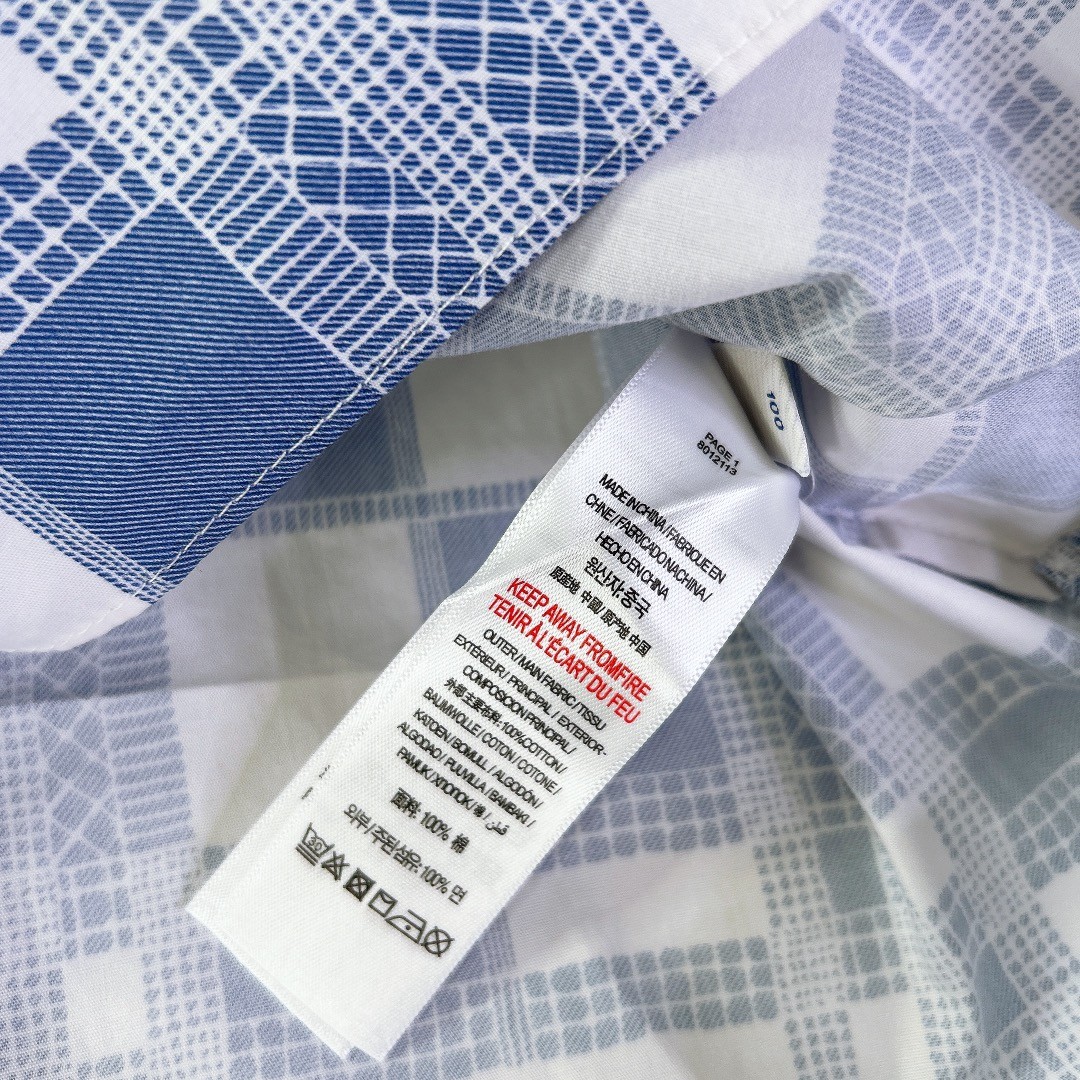 Burberry new boys and girls suits