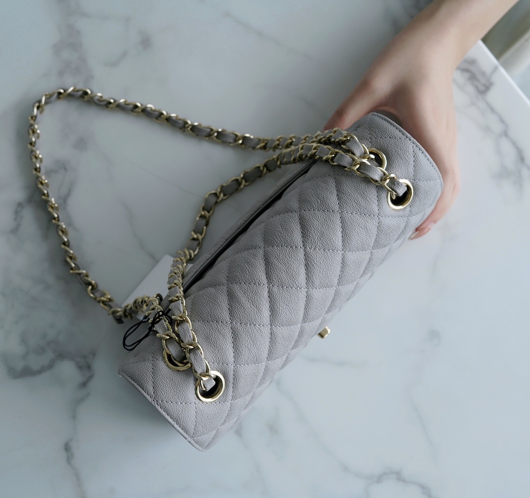 𝐂𝐇𝐀𝐍𝐄𝐋 Classic Flap France 🇫🇷 𝐇𝐚𝐚𝐬Original Caviar 🐂Water Fetal Calf Small 🐘Light Gray