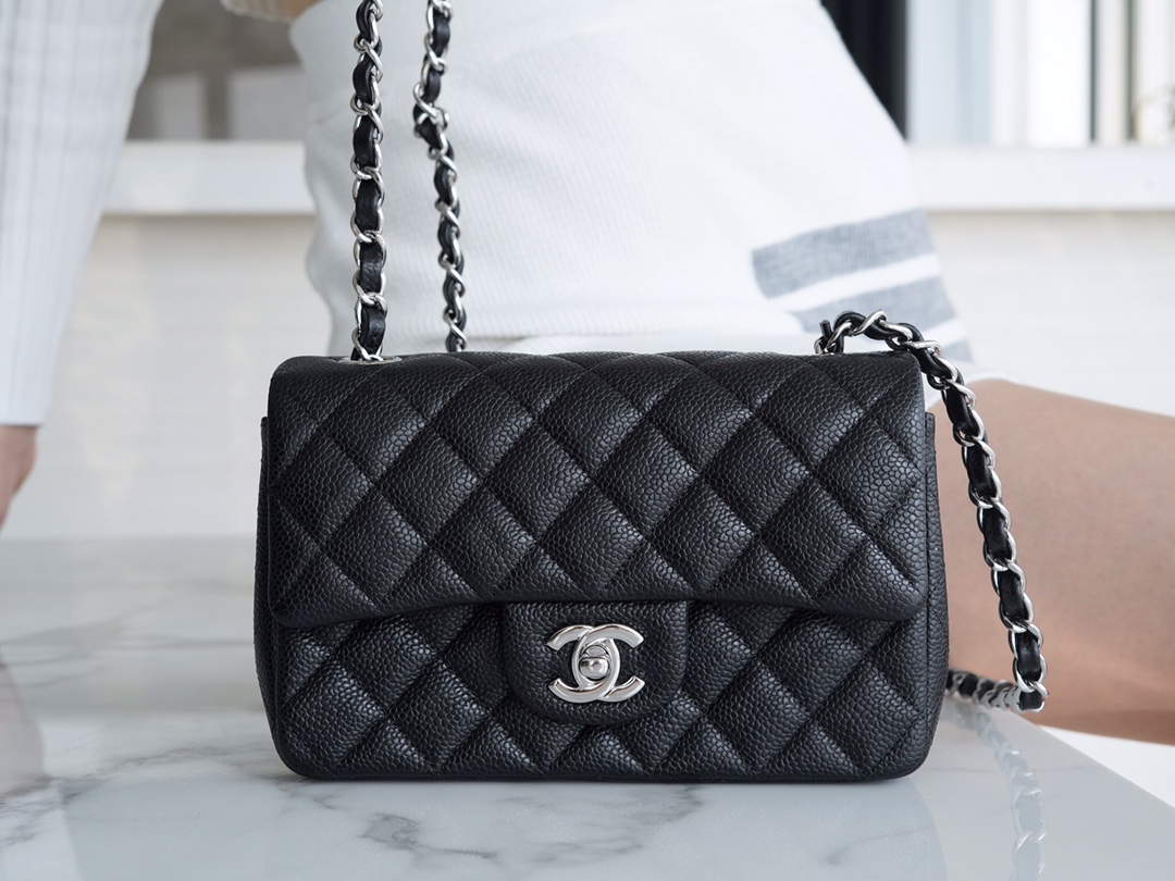 𝐂𝐇𝐀𝐍𝐄𝐋 Classic Flap France 𝐇𝐚𝐚𝐬Original Lychee Pattern🐂 Classic Flap Bag Big 𝒎𝒊𝒏𝒊🔆Black Silver🖤