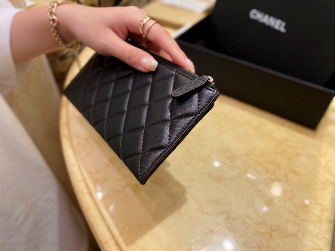 𝗖𝗛𝗔𝗘𝗡𝗟✦ Italy 🇮🇹 channel custom lambskin 🐑 Leboy Collection Zipper Clutch | Classic Black Gold 👑