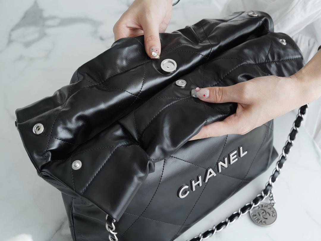 𝗖𝗛𝗔𝗘𝗡𝗟✦ 𝟐𝟐𝗣 Spring/Summer New 𝟐𝟐 Handbag Small Black Silver Buckle➿