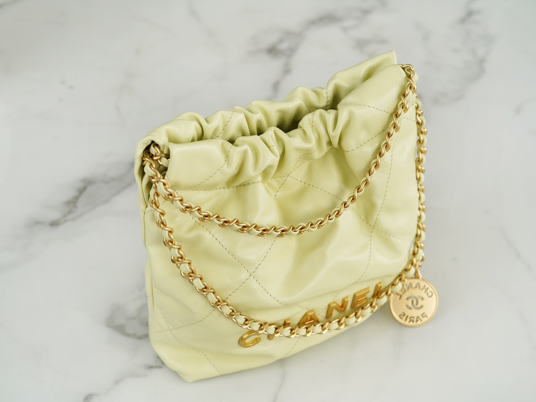 𝗖𝗛𝗔𝗡𝗘𝗟✦ 23S 22Mini bag chick yellow