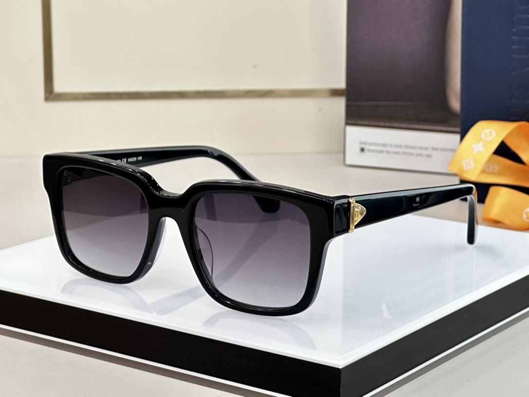 LOUIS VUITTON Glide Sunglasses
