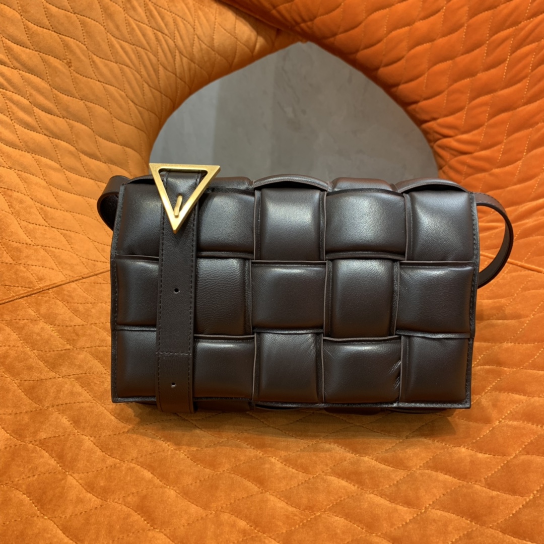 Bottega Veneta  PADDED  CASSETTE #591970