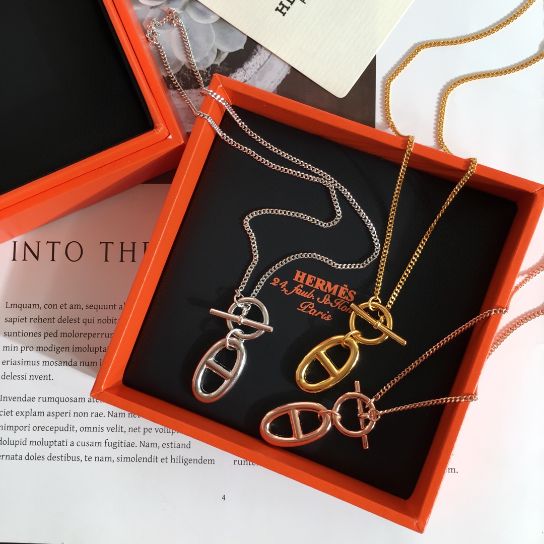Hermes necklace