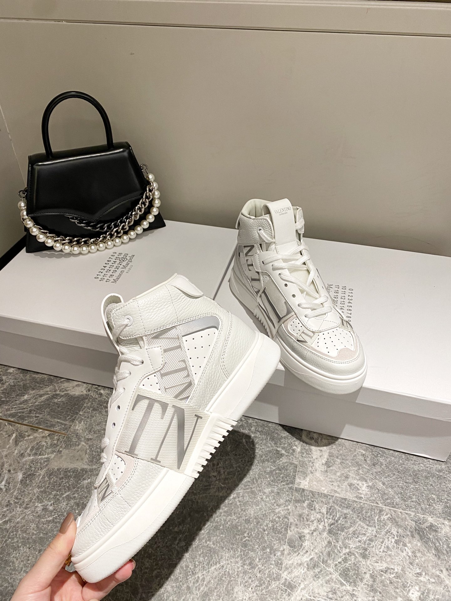 【Valentino】Valentino 2020 new high-top sneakers couple models on the new high end quality