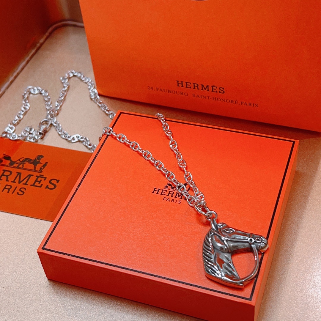 Hermes necklace