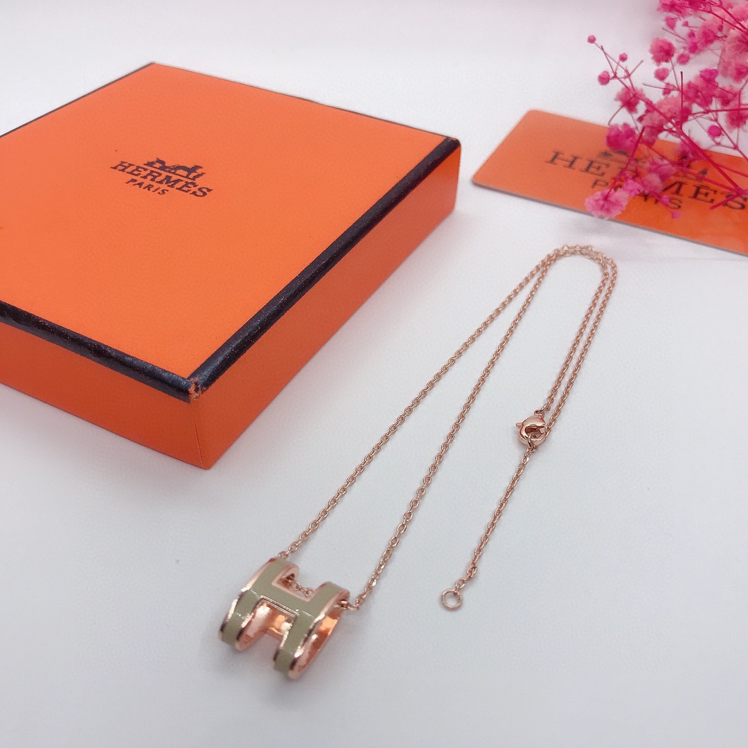 Hermes necklace