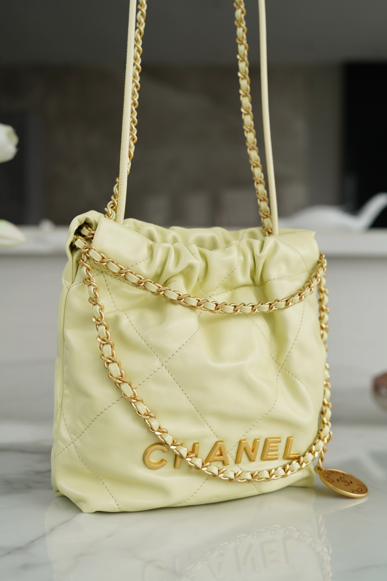 𝗖𝗛𝗔𝗡𝗘𝗟✦ 23S 22Mini bag chick yellow