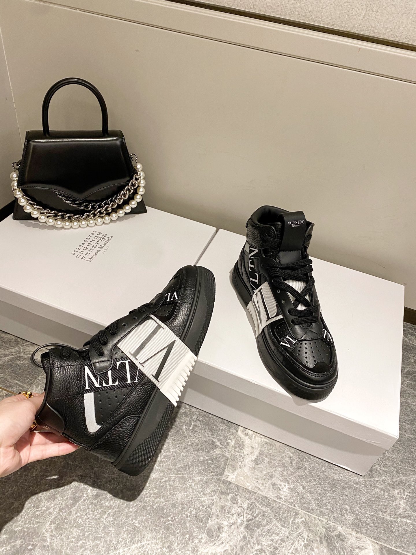 【Valentino】Valentino 2020 new high-top sneakers couple models on the new high end quality