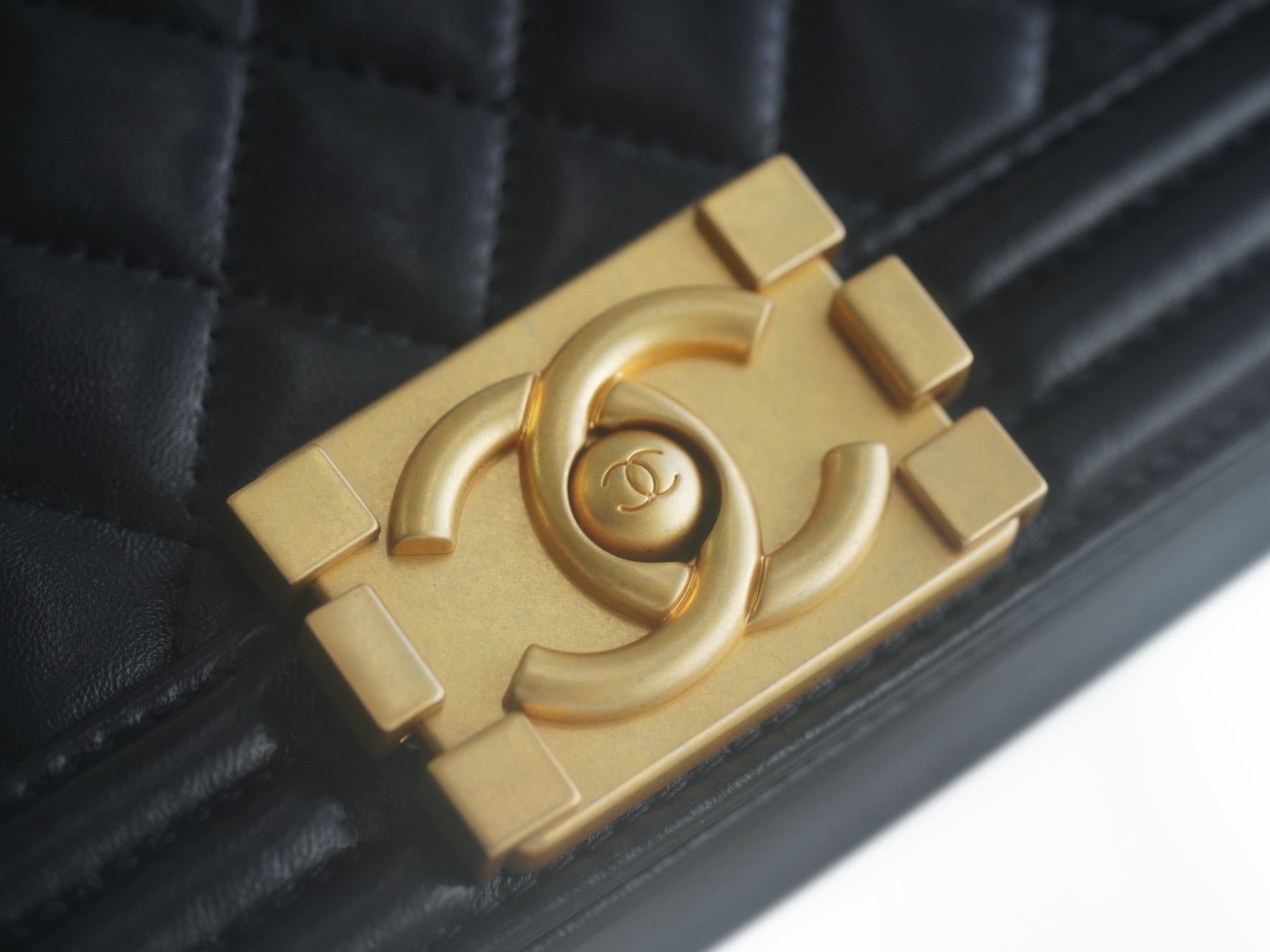 𝗖𝗵𝗮𝗻𝗲𝗹 𝗟𝗲𝗯𝗼 𝘆Italy 🇮🇹GR original lambskin：Small Black Gold