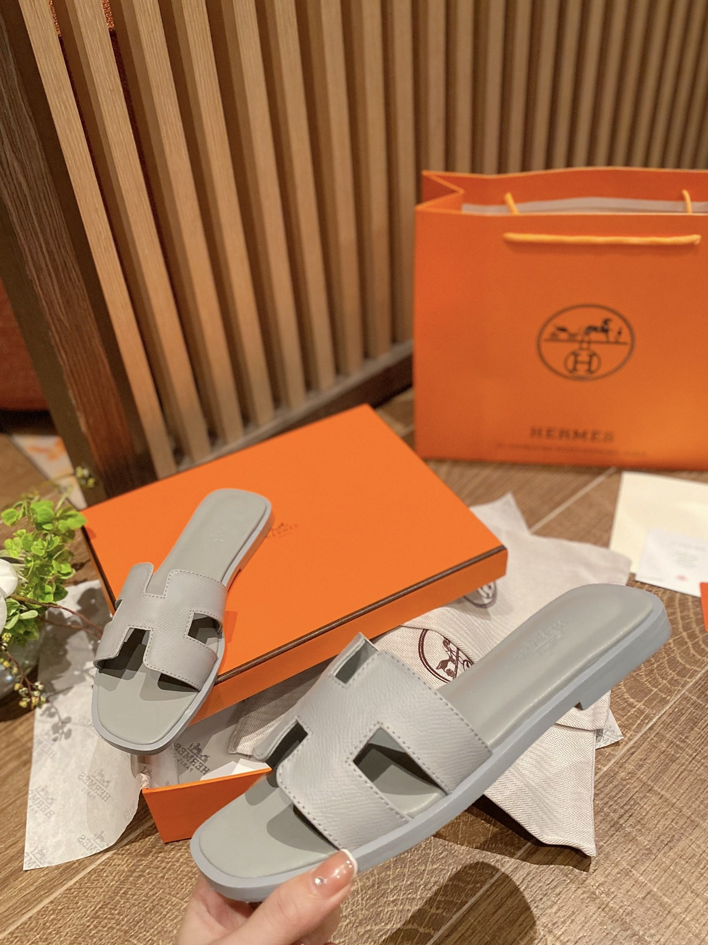 Hermes new revision of the first layer of cowhide