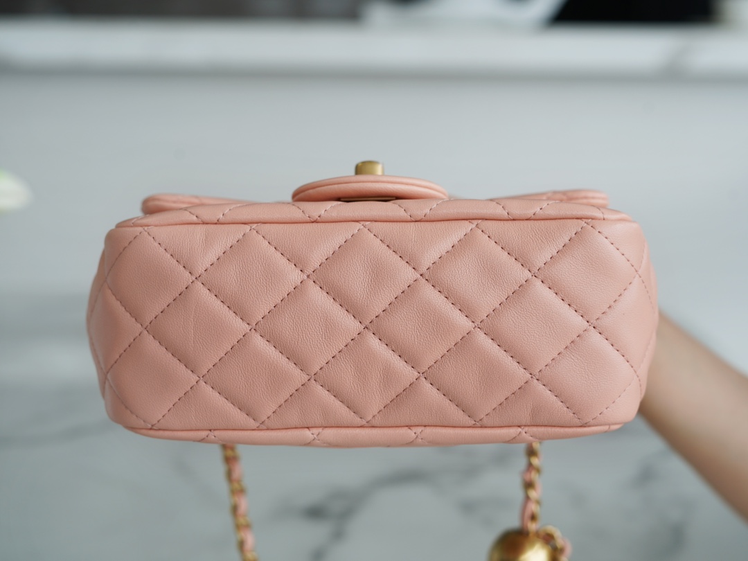 𝗖𝗛𝗔𝗘𝗡𝗟✦ Metal Ball Fatty Fang Genuine Leather Coral Pink